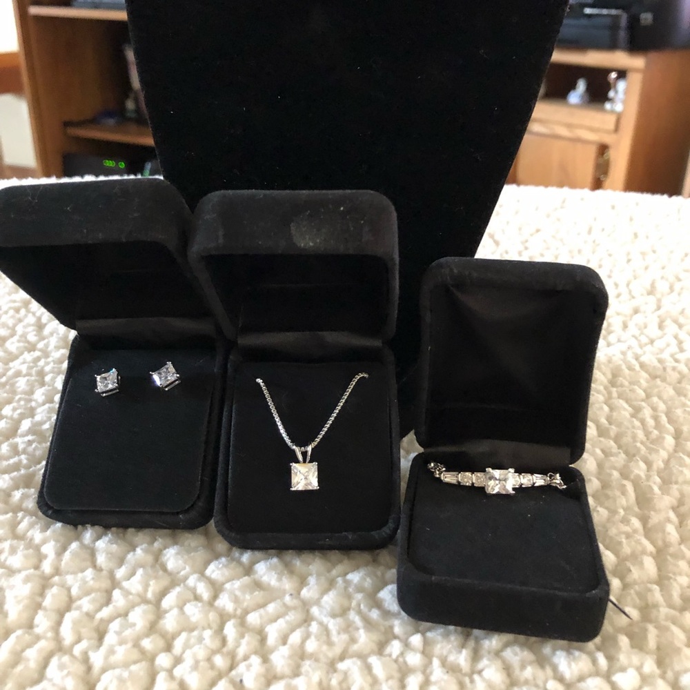 NWOT-Silver Tone CZ Necklace, Bracelet & Earrings Set